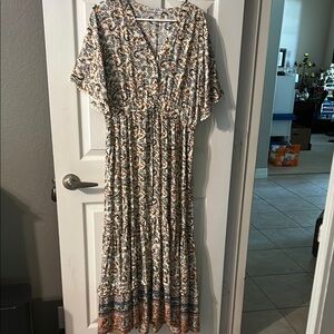 Elegant Paisley Maxi Dress - Cream and Brown